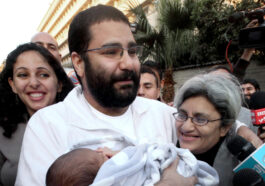 la grève de la faim d'Alaa Abdel-Fattah, détenu politique, met la pression sur l'Égypte