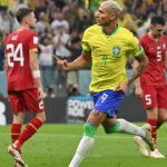 le Brésil réussit son entrée face à la Serbie avec un doublé de Richarlison