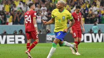 le Brésil réussit son entrée face à la Serbie avec un doublé de Richarlison