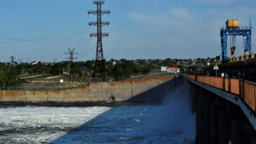 le barrage de Kakhovka "endommagé" par une frappe ukrainienne, selon Moscou