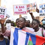 le gouvernement appelle au "calme" après une manifestation anti-France
