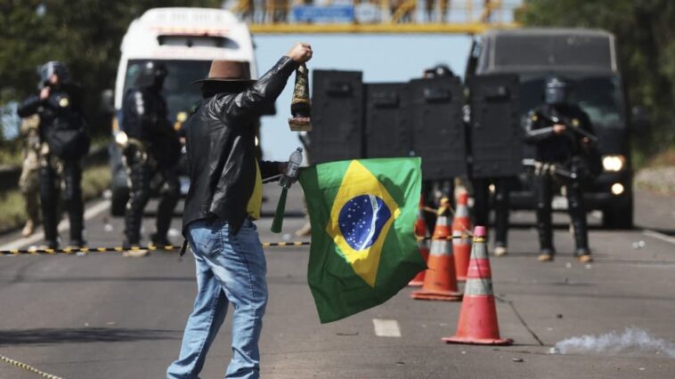 les partisans de Bolsonaro en appellent encore à l'armée