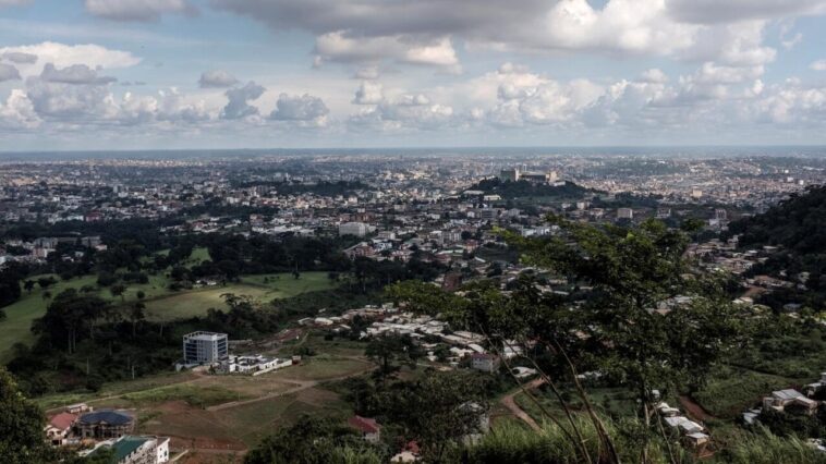 un éboulement à Yaoundé tue une dizaine de personnes lors de funérailles