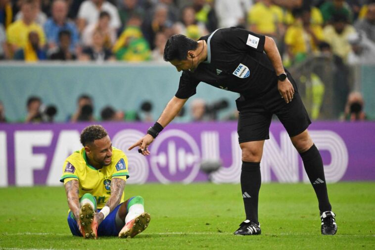 victorieux de la Serbie, le Brésil s’inquiète pour Neymar, victime d’une entorse à la cheville