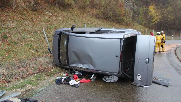 Choindez: il escalade la glissière et finit sur le flanc