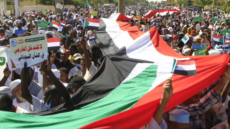 Crise politique au Soudan : signature d'un premier accord entre militaires et civils