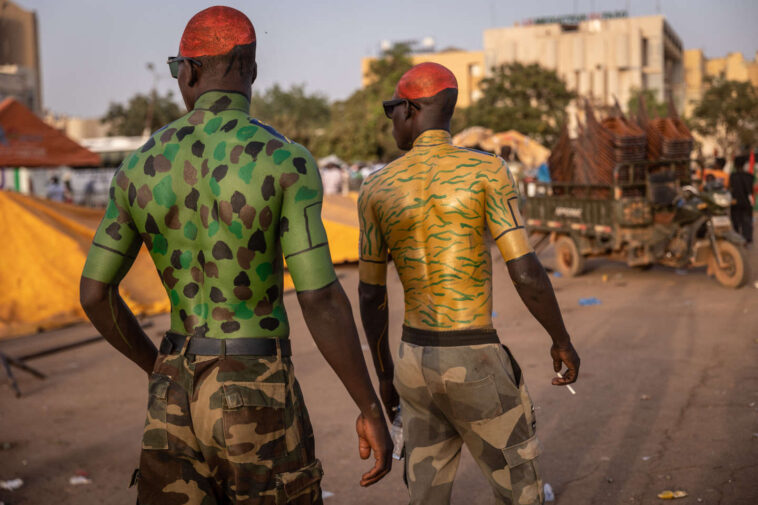 Le Burkina demande à la France « des armes et des munitions » pour les supplétifs de l’armée