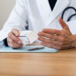 Une nouvelle ordonnance fédérale pourrait aggraver les pénuries de médecins en Suisse - rts.ch