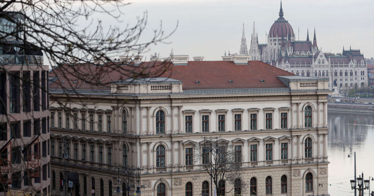 A Budapest les Etats Unis sanctionnent une banque liee au Kremlin