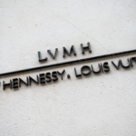 Capitalisation boursière record du géant du luxe LVMH, qui a atteint les 500 milliards de dollars