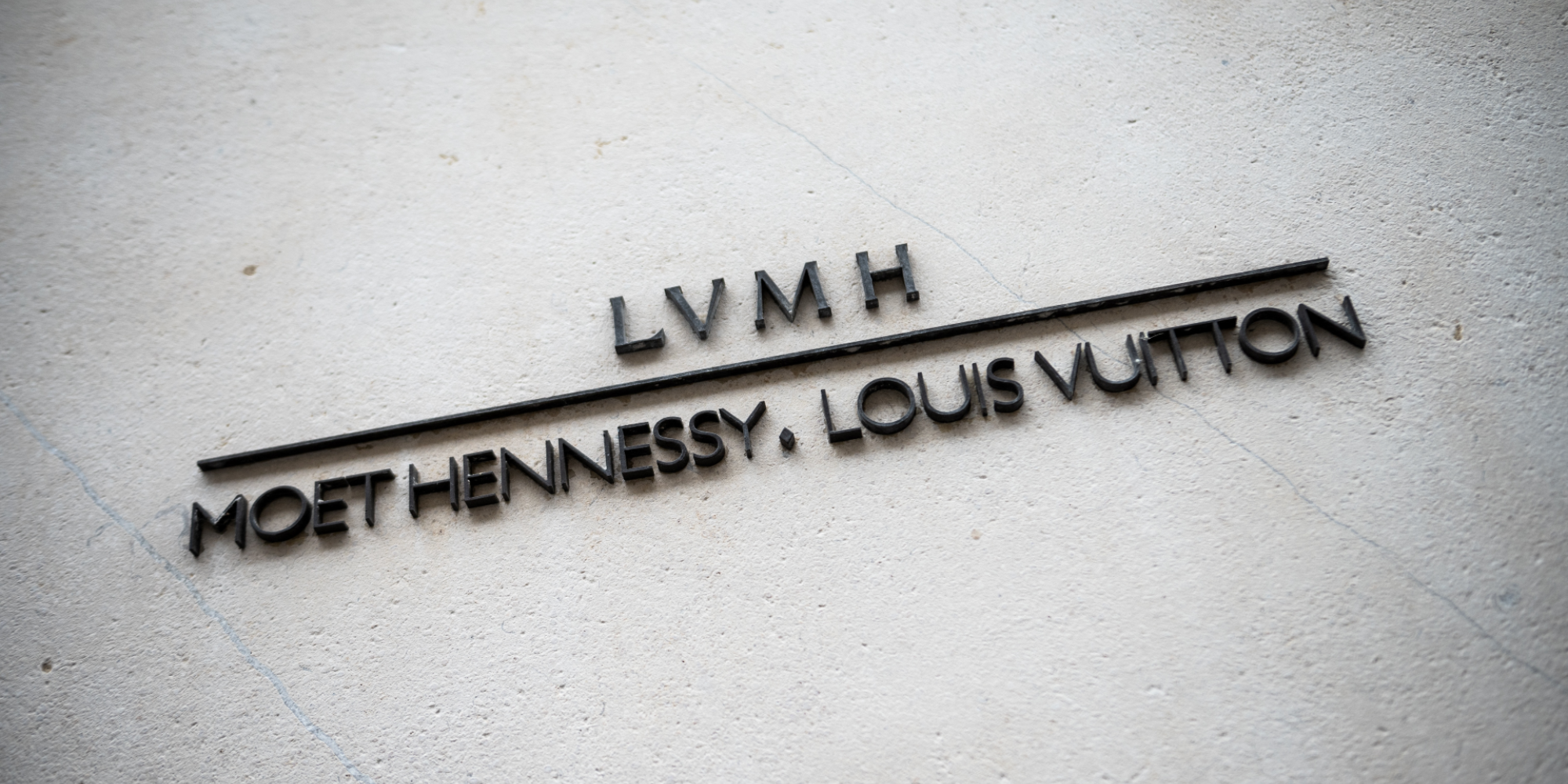 Capitalisation boursière record du géant du luxe LVMH, qui a atteint les 500 milliards de dollars