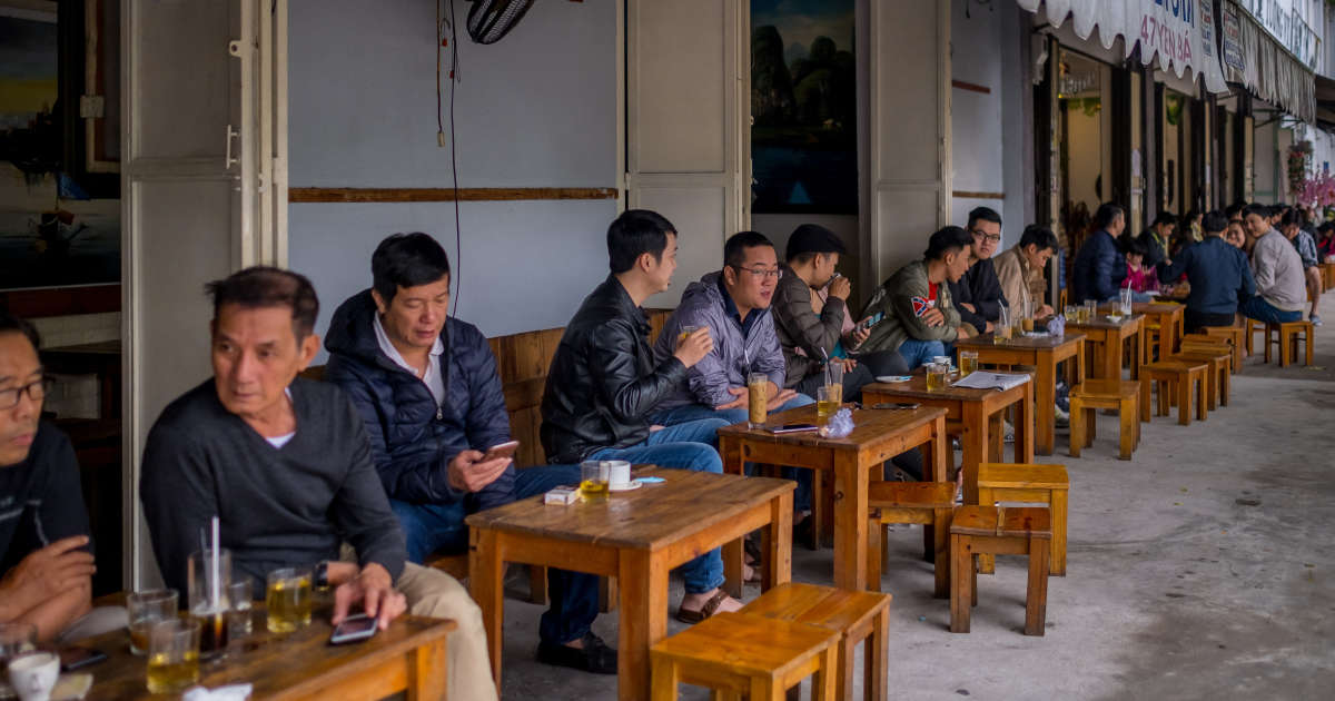 Dix ans après son arrivée, Starbucks boit toujours la tasse au Vietnam