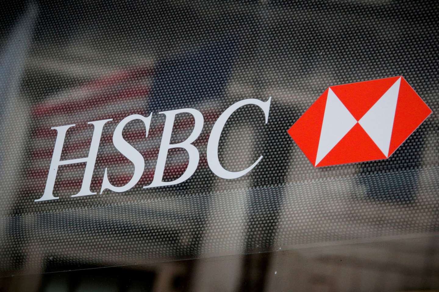 la vente de HSBC France gelée soudainement