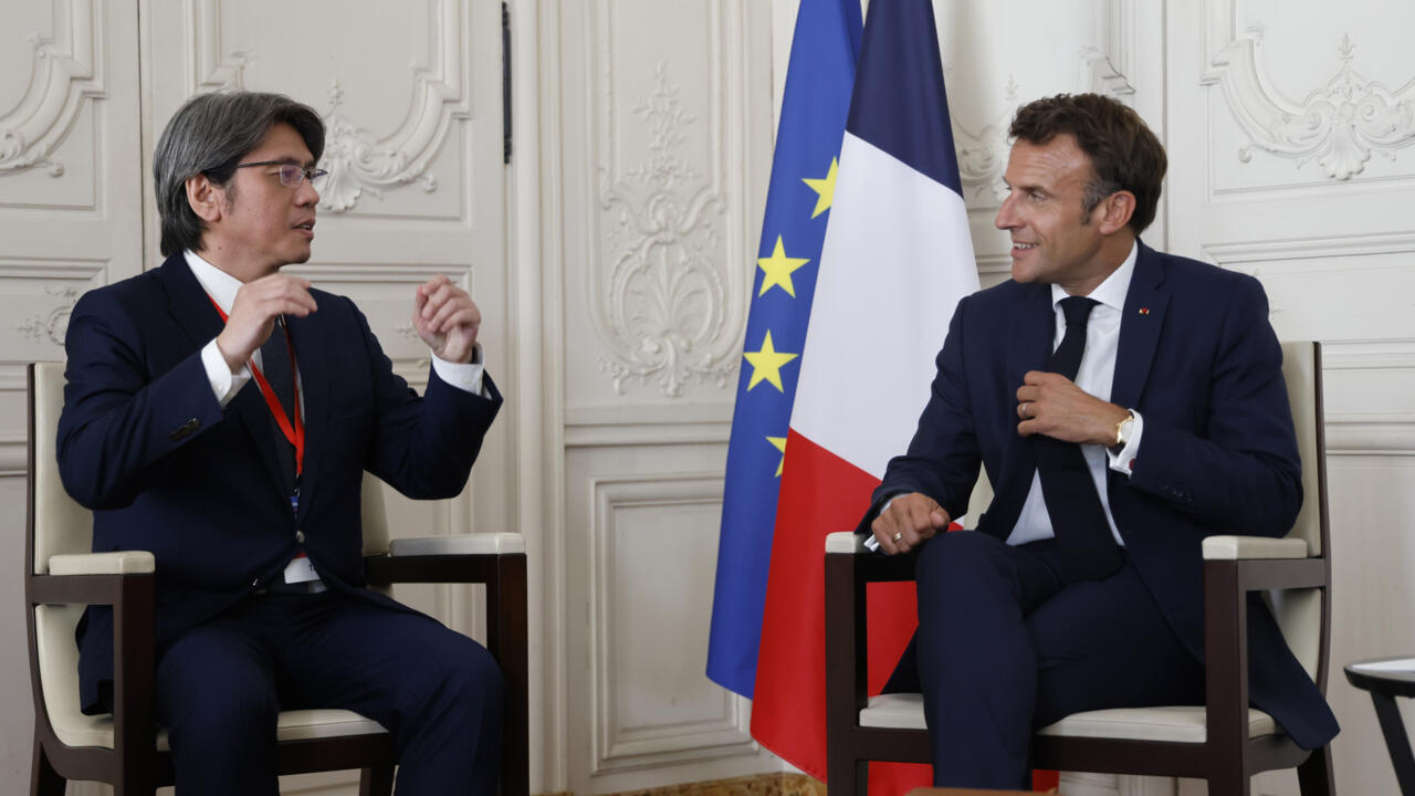Emmanuel Macron reçoit plus de 200 patrons étrangers à Versailles