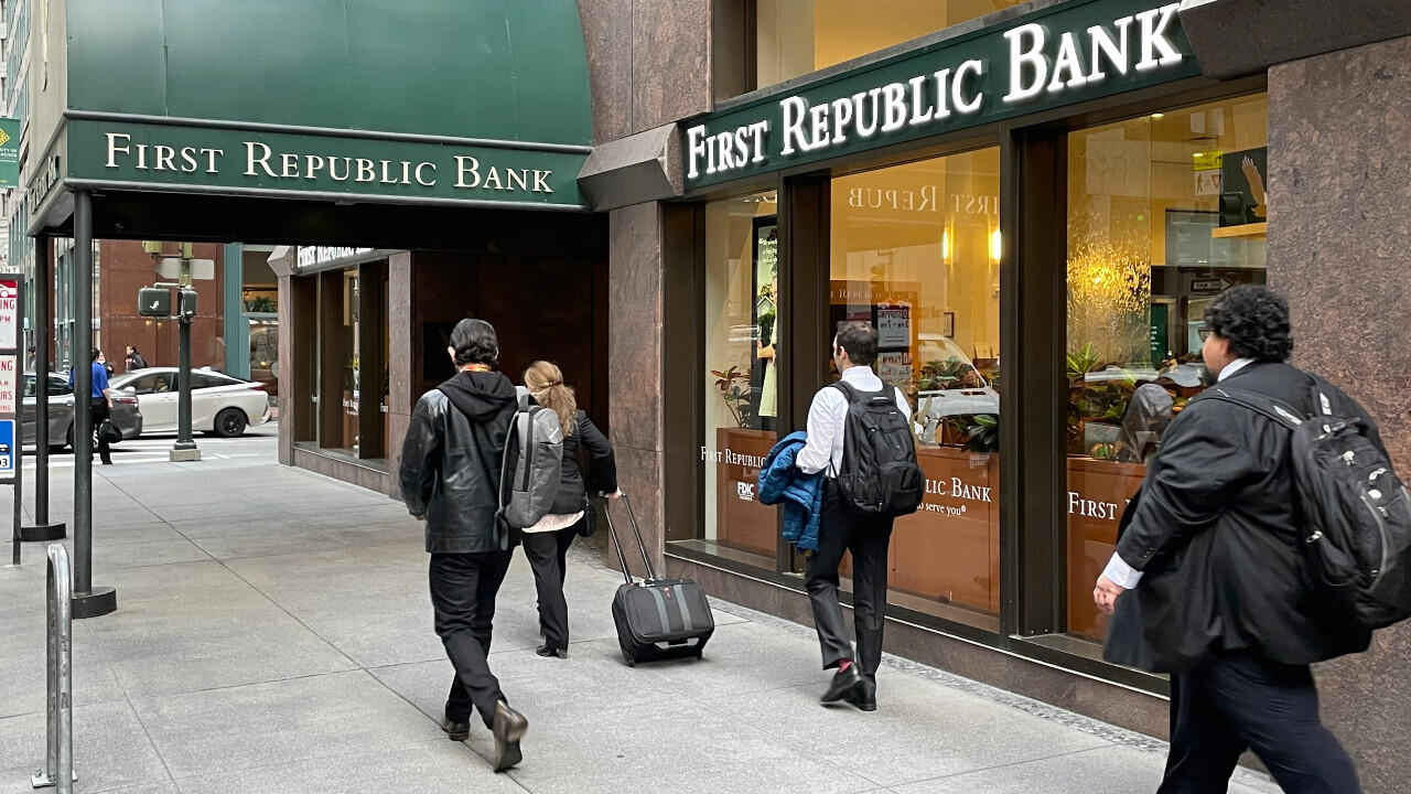 La First Republic Bank saisie par les autorités américaines et rachetée par JPMorgan