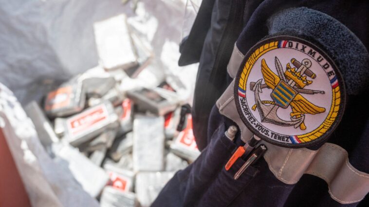 Plus de cinq tonnes de cocaïne saisies par la marine nationale française dans le golfe de Guinée