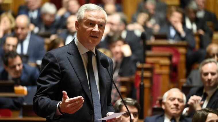 Bruno Le Maire déclenche les rires au Sénat en lisant la déclaration de politique générale de Gabriel Attal