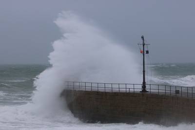 Des milliers d’habitations privées d’électricité après le passage de la tempête Isha en Irlande