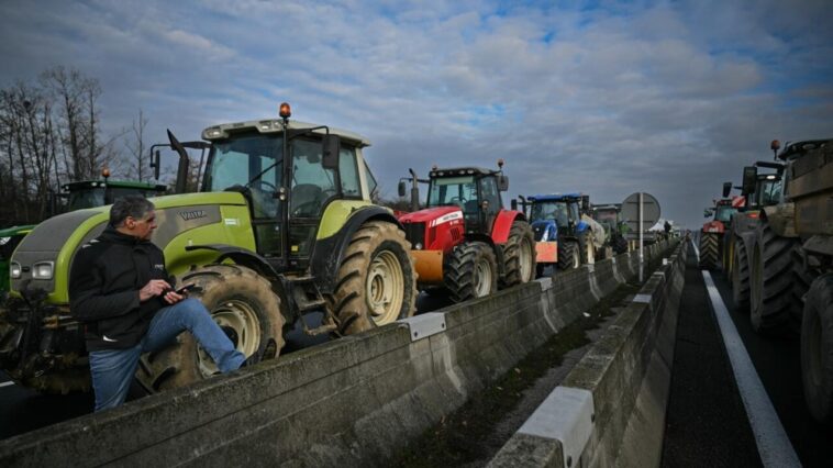la colère des agriculteurs se propage en Europe