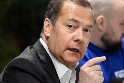 L'ex-président russe Medvedev met à nouveau en garde les pays de l'Otan contre une “grande guerre”