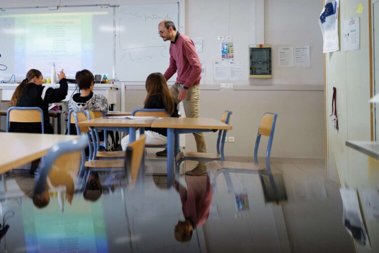 doublement de l’horaire, refonte des programmes… les doutes sur les promesses du « réarmement civique » à l’école