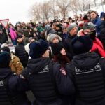 Plus de 120 interpellations en marge des funérailles de Navalny en Russie