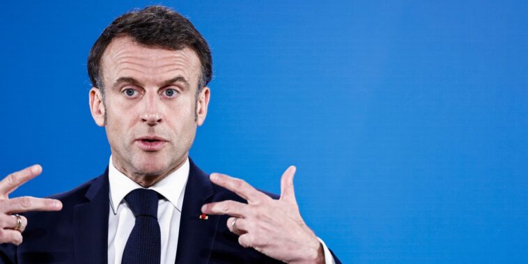 Emmanuel Macron affirme qu'il faudra «compléter» l'effort budgétaire au vu de «la dégradation des finances publiques»