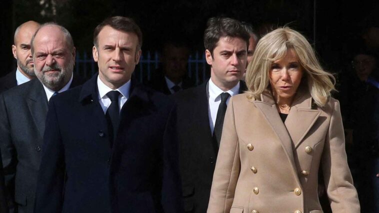 Emmanuel Macron répond pour la première fois aux complotistes et leur folle rumeur sur Brigitte