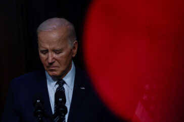 après la mort des sept humanitaires à Gaza, tués par des missiles israéliens, Joe Biden se dit « indigné » mais soutient toujours son allié