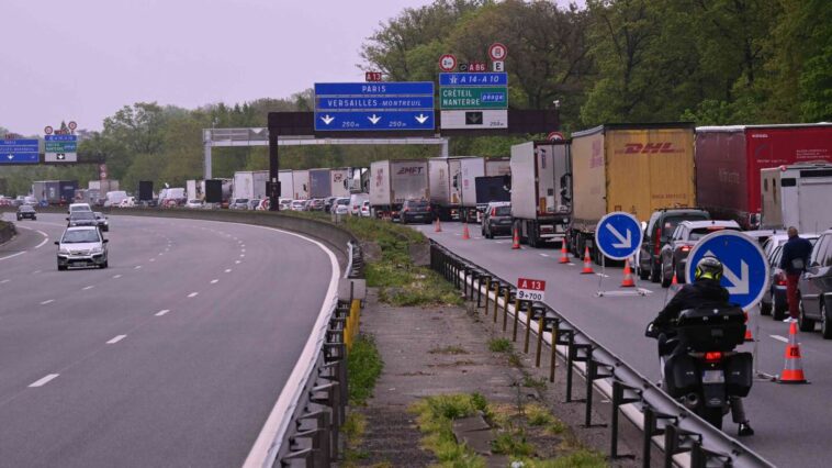 La fermeture d’une portion de l’A13 repose la question de l’état des routes en France