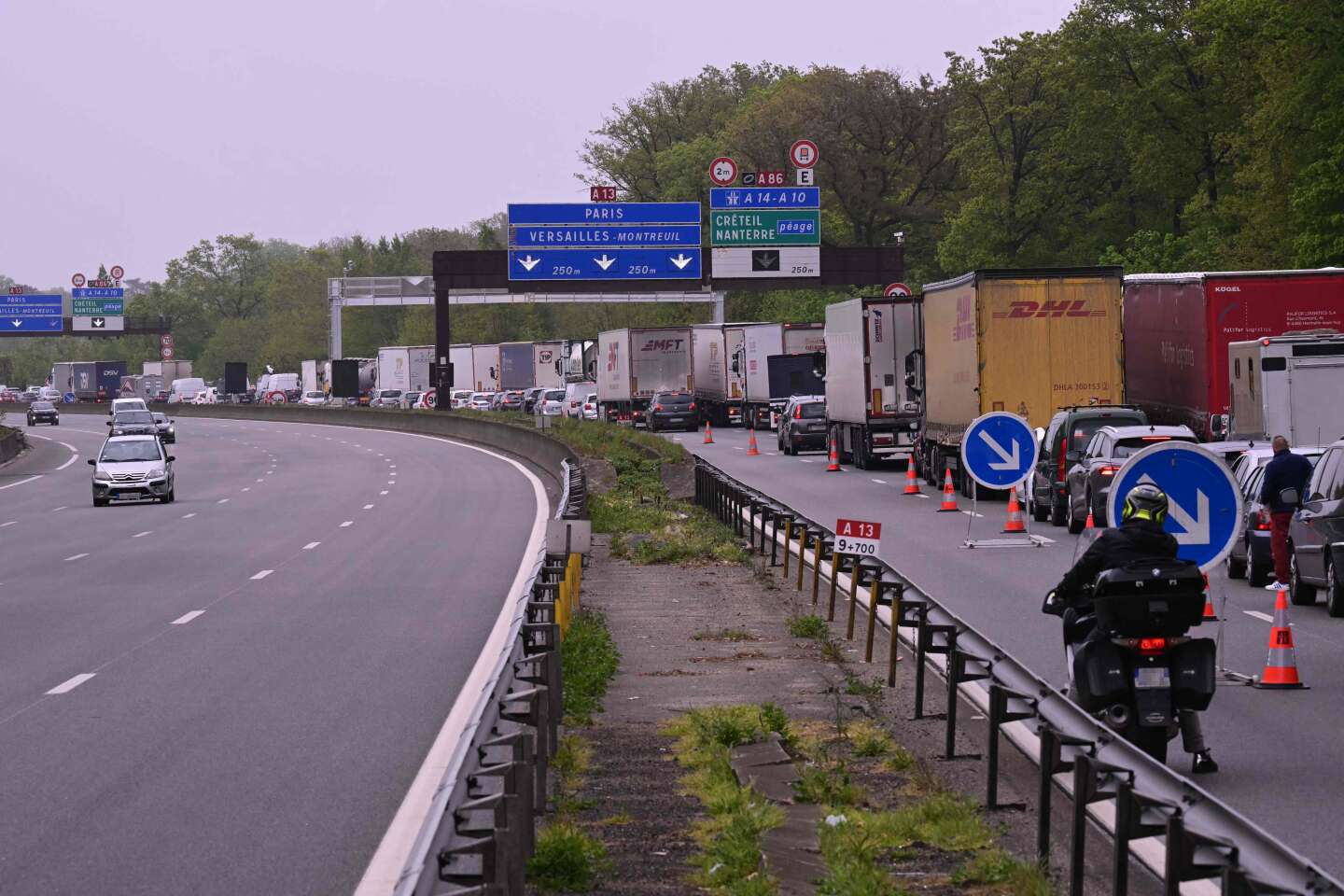 La fermeture d’une portion de l’A13 repose la question de l’état des routes en France