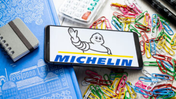 Michelin met en place un "salaire décent" dans le monde entier