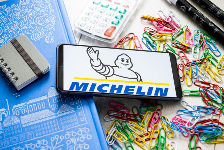 Michelin met en place un "salaire décent" dans le monde entier