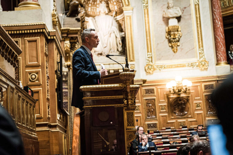 Le groupe communiste au Sénat veut limiter la durée de vie des gouvernements démissionnaires