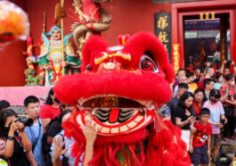 La danse du lion, symbole du rapprochement entre Pékin et Kuala Lumpur