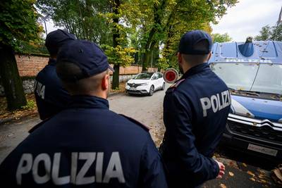 Un homme arrêté pour avoir congelé le corps de sa mère décédée, afin de continuer à percevoir sa pension