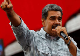 Le depart force du rival de Nicolas Maduro est percu