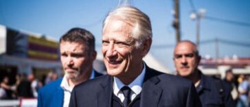 à la Fête de l'Humanité, Dominique de Villepin raille le choix de Michel Barnier à Matignon