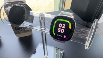 247127 Fitbit Ace LTE VSong 0009