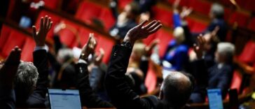 Budget : un impôt pour les milliardaires adopté, les députés suppriment le gel des retraites