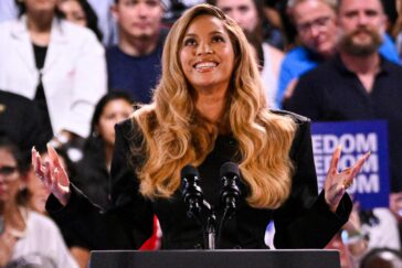 En images : Beyoncé s’affiche aux côtés de Kamala Harris