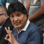 En Bolivie, l'ancien président Evo Morales dit avoir réchappé à un attentat, avec 14 tirs contre son véhicule