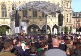 le maire d'Arras rend hommage à Dominique Bernard lors d'une cérémonie à sa mémoire