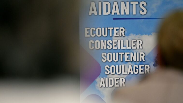 Congé de proche aidant, aide au répit... Les dispositifs pour les aidants restent encore méconnus