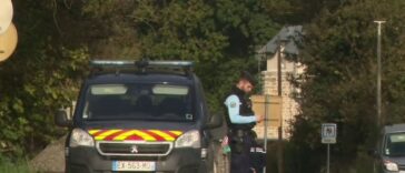 un homme tué par un bloc de béton jeté d'un pont