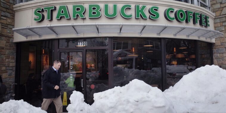 Boycott, baisse de la fréquentation… Starbucks n’a plus la cote