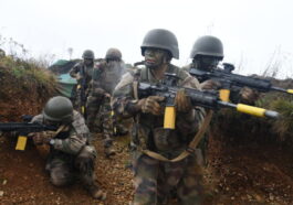 En images : reportage dans les tranchées où l’armée française forme ses futurs fantassins