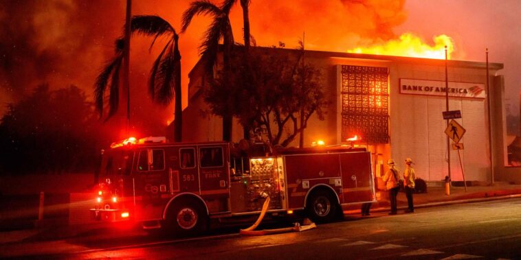 En direct, incendies à Los Angeles : « Le “rêve californien” est mis à mal par le changement climatique »