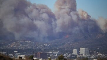 “Un danger mortel”: un impressionnant incendie menace Los Angeles